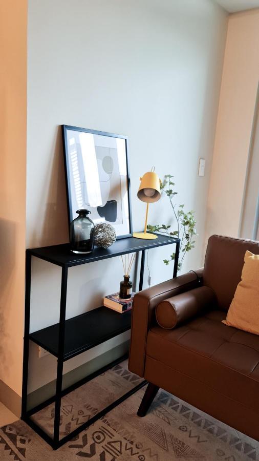 Luxe Bonifacio Global City Taguig Uptown Condo Hotel 1 Bedroom Suite Exterior foto