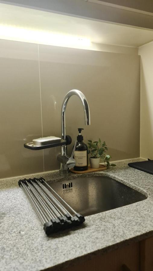 Luxe Bonifacio Global City Taguig Uptown Condo Hotel 1 Bedroom Suite Exterior foto
