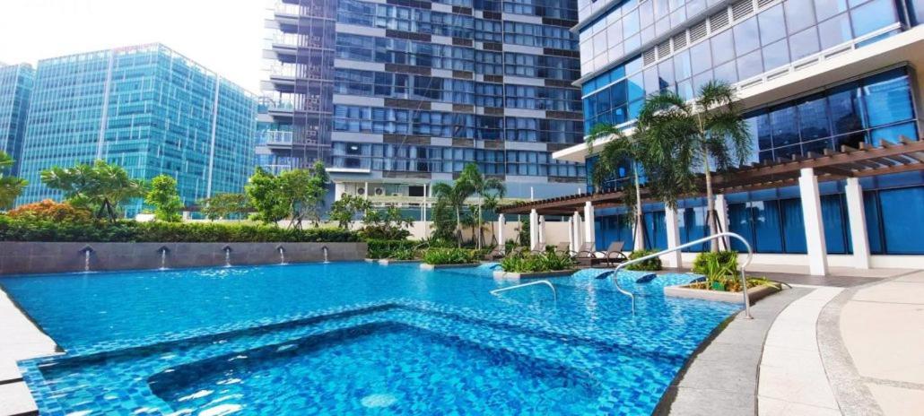 Luxe Bonifacio Global City Taguig Uptown Condo Hotel 1 Bedroom Suite Exterior foto
